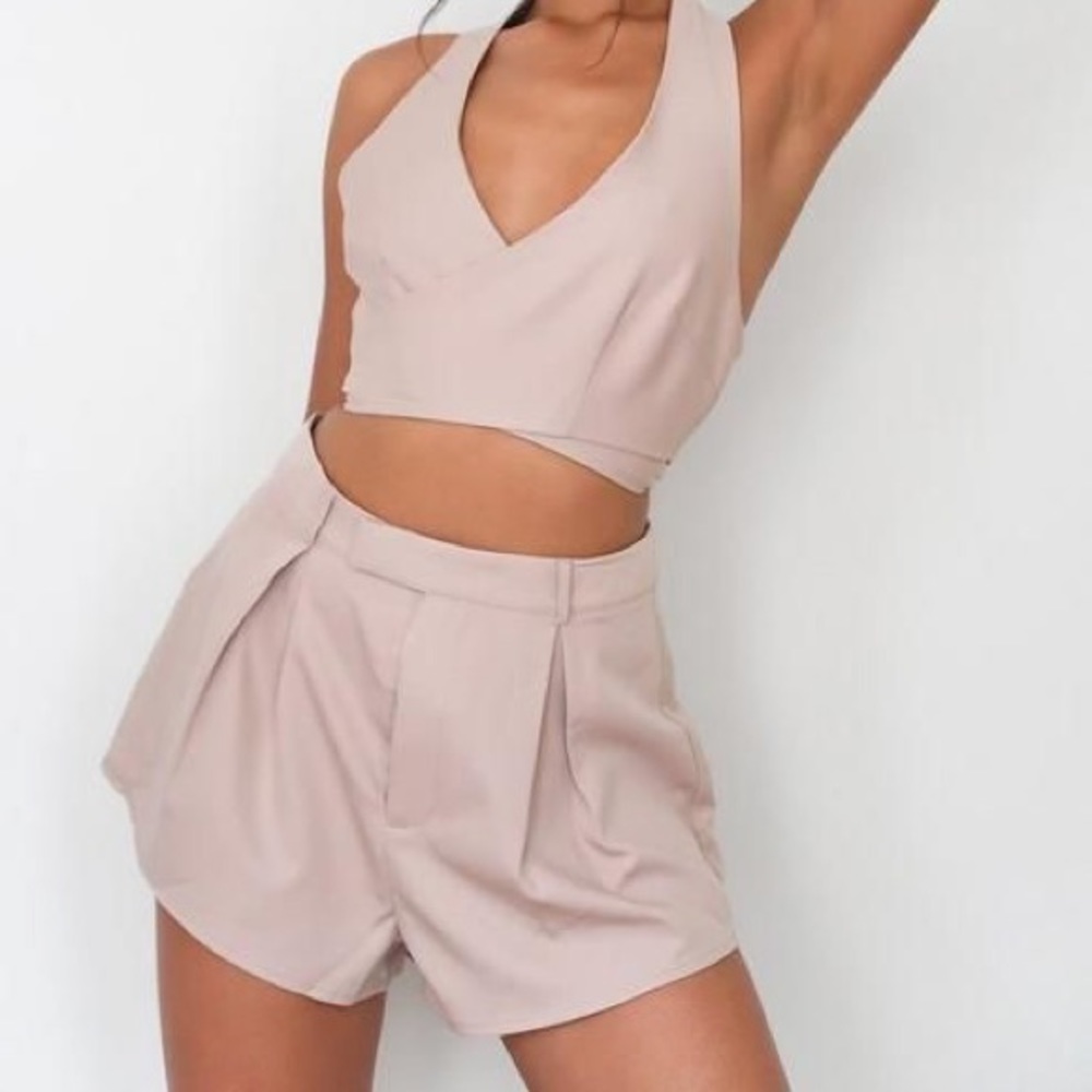 Missguided pleated shorts
